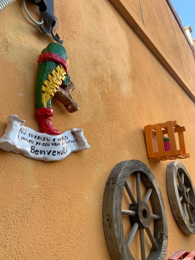Suite I Biddizzi Da Sicilia Catania Bagian luar foto