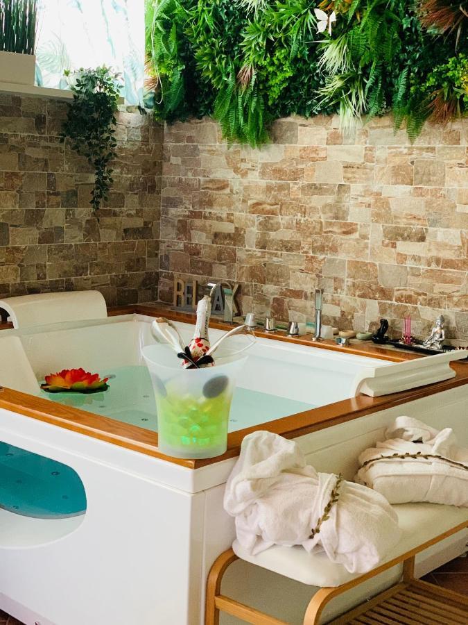 Suite I Biddizzi Da Sicilia Catania Bagian luar foto