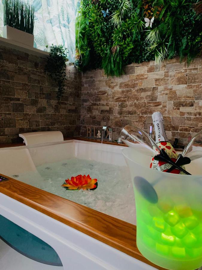 Suite I Biddizzi Da Sicilia Catania Bagian luar foto