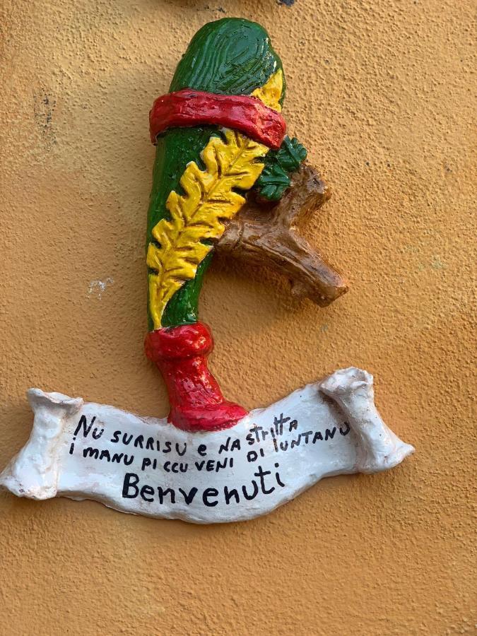 Suite I Biddizzi Da Sicilia Catania Bagian luar foto