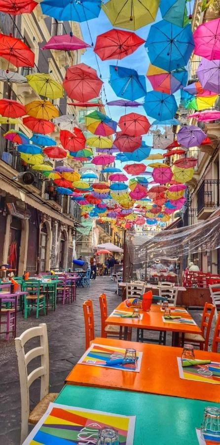 Suite I Biddizzi Da Sicilia Catania Bagian luar foto